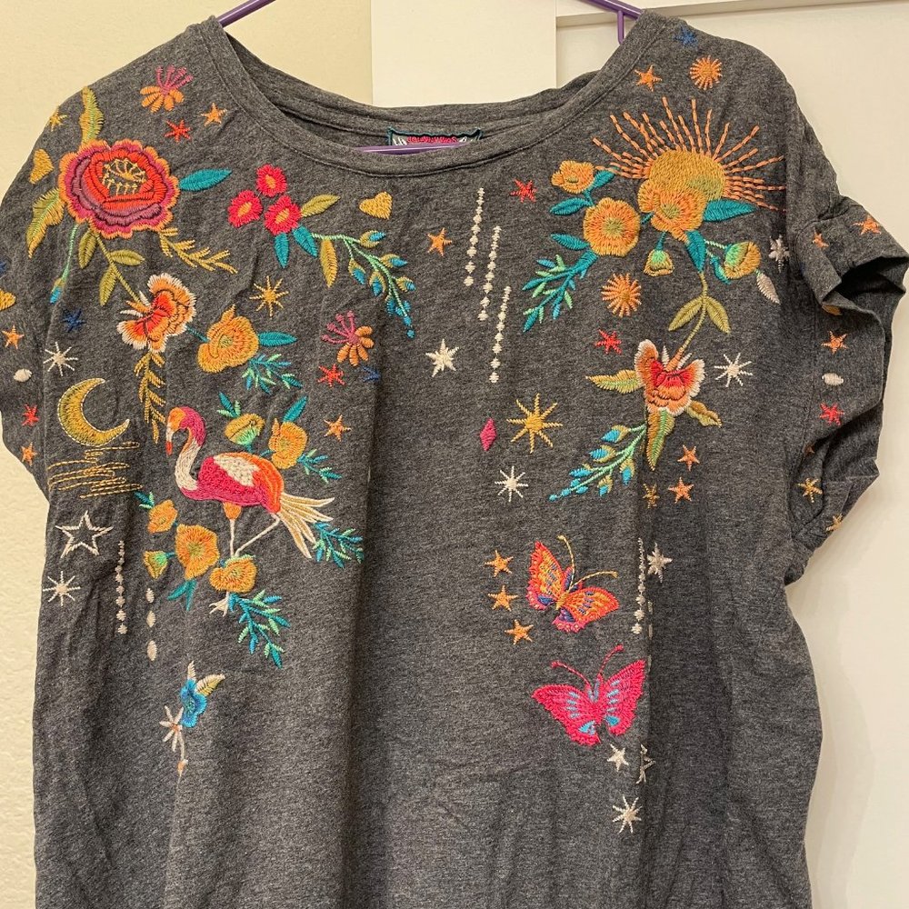 Johnny Was 100% Cotton Embroidered Tee Size L